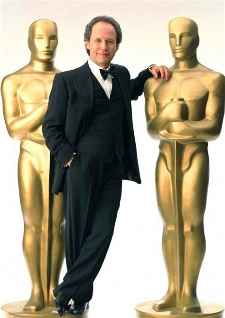 How tall is Billy Crystal