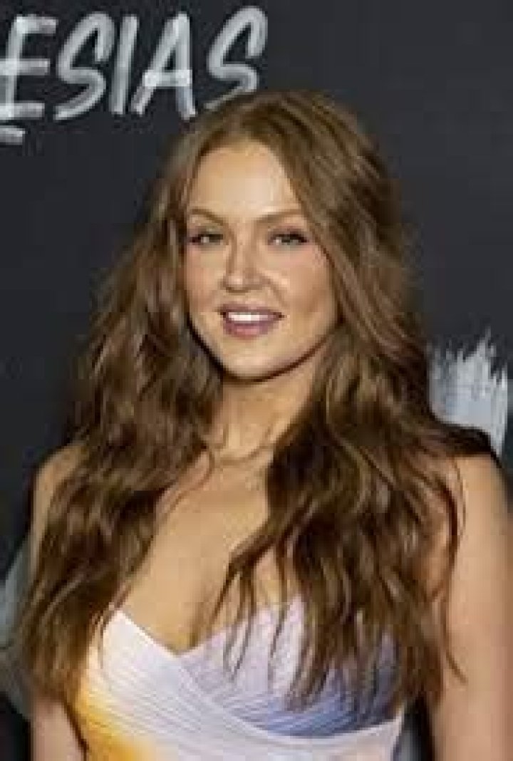 How tall is Maggie Geha