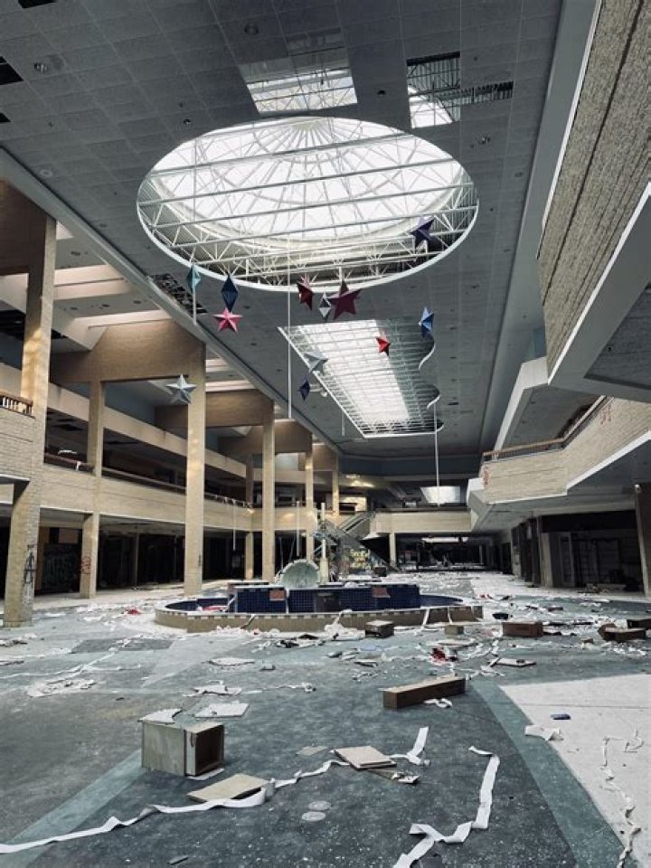 Inside America's Abandoned Malls, In 35 Haunting Photos