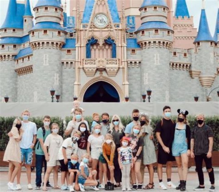 KennaDee Nelson Age | Fiance, Wiki, Net worth, Bio, Height