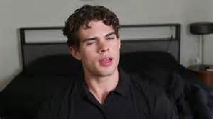 Know about Russell Peters Net Worth, Daughter, Wife, Fiance. 2022