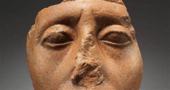 The Real Reason So Many Egyptian Statues Have Broken Noses