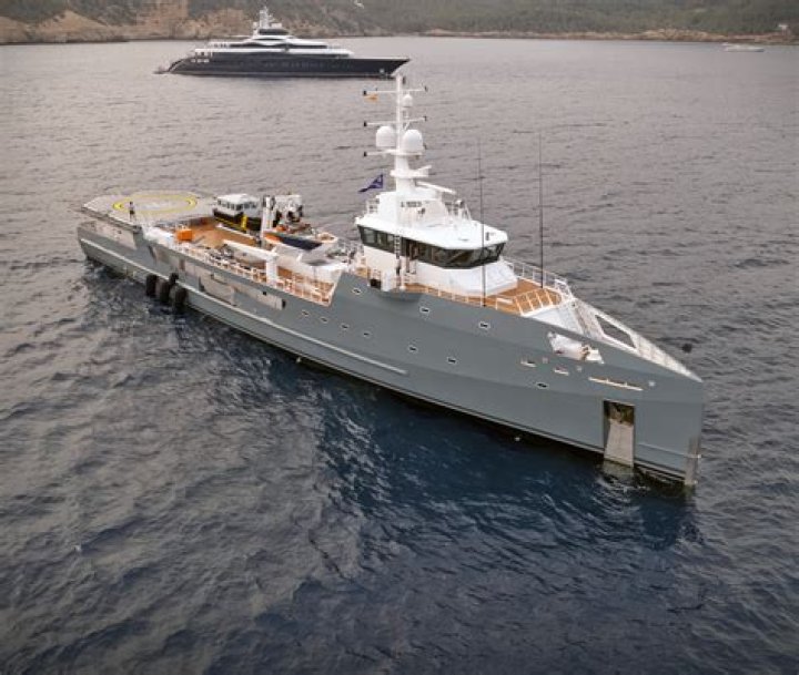 Watch Tom Brady Drone Video on a $300 million Yacht with MrBeast